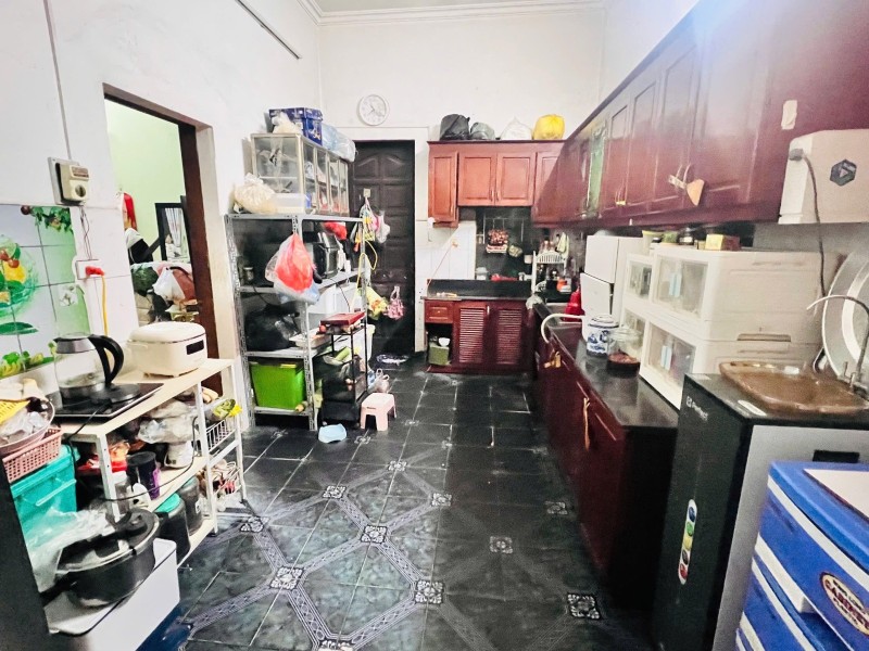 Bán nhà 4 tầng ngõ 82 Văn Cao, Ba Đình, diện tích 73m², giá 27 tỷ